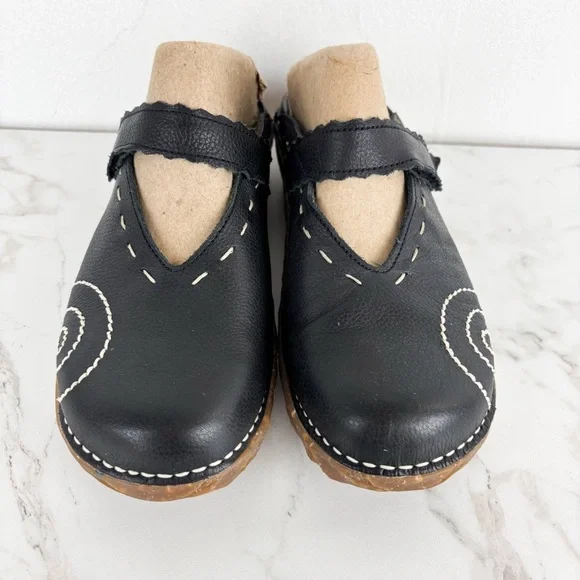 El Naturalista Black Yggdrasil Embroidered Clog Sz 39 (8.5) - Picture 5 of 15